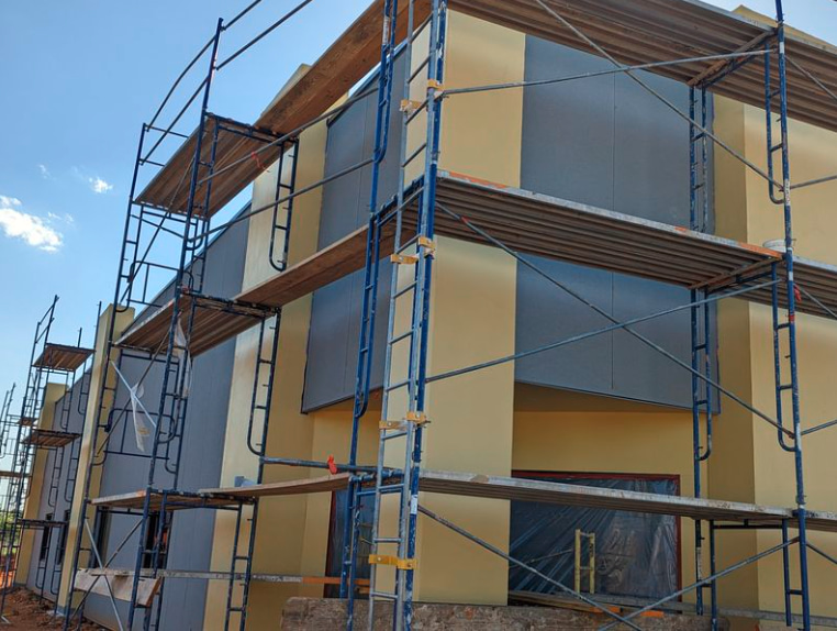Professional Scaffolding Setup 1